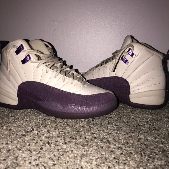 Jordan 12 - Picture 2 of 4